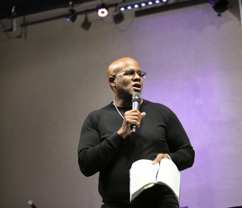 Pastor Darayl Taylor preaching
